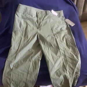 Avenue Rolled Cuff Capri